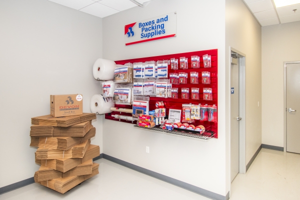 Facility photo: //images.sparefoot.com/medium/22390568c05aaa1add2.jpg