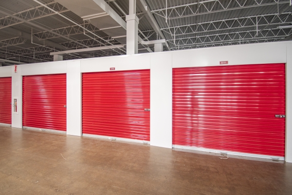 Facility photo: //images.sparefoot.com/medium/22390568c05ab1e1d80.jpg