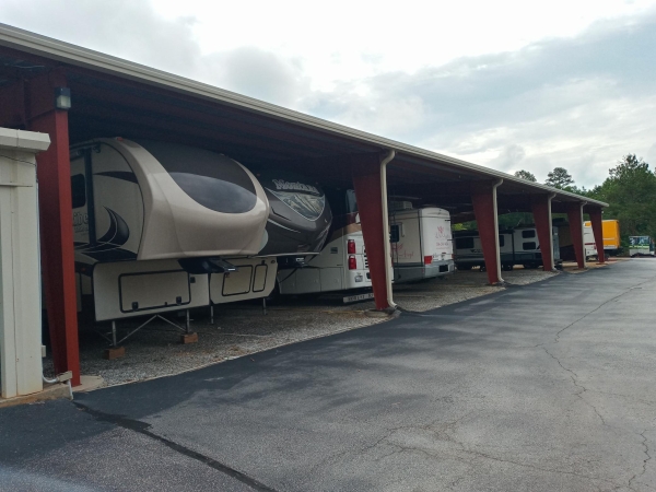Facility photo: //images.sparefoot.com/medium/22390862bf0a4b20c11.jpg