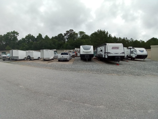 Facility photo: //images.sparefoot.com/medium/22390862bf0a758fddd.jpg