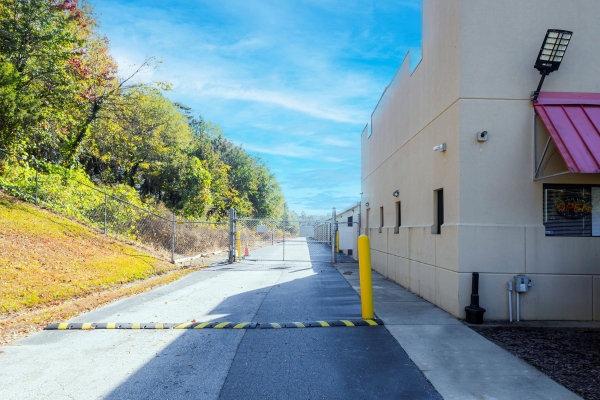 Facility photo: //images.sparefoot.com/medium/22390869668916bbfd2.jpg