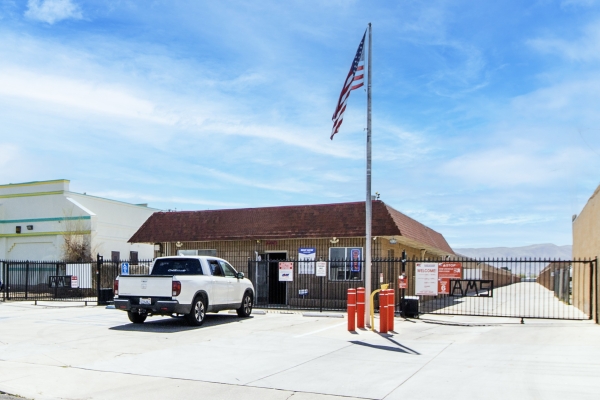 Facility photo: //images.sparefoot.com/medium/2239096802761033034.jpg