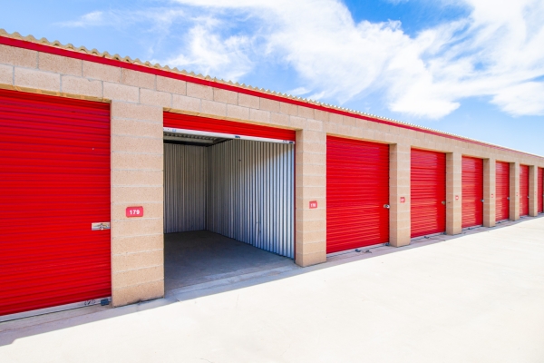 Facility photo: //images.sparefoot.com/medium/223909680276130d345.jpg