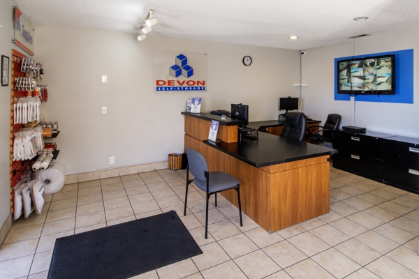 Facility photo: //images.sparefoot.com/medium/22390968027649a10a3.jpg