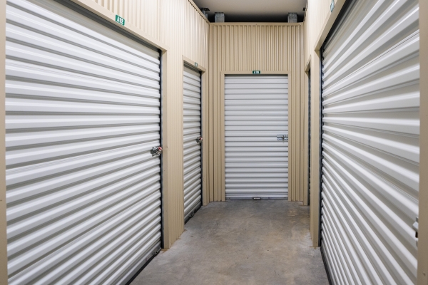 Facility photo: //images.sparefoot.com/medium/22391366f6fa5e8b6a4.jpg