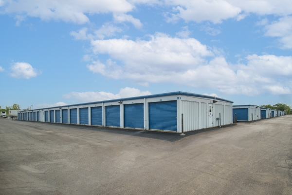 Facility photo: //images.sparefoot.com/medium/2239166862b7fb4dc2f.jpg