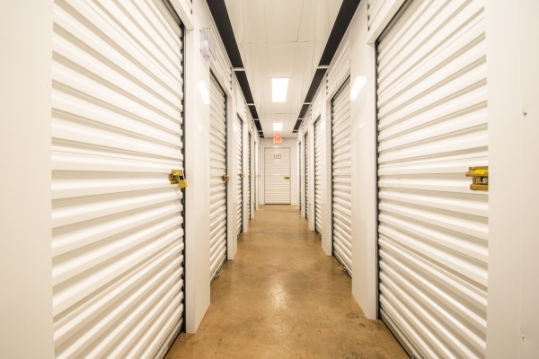 Facility photo: //images.sparefoot.com/medium/2239166862b82367e65.jpg