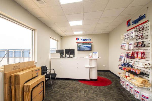 Facility photo: //images.sparefoot.com/medium/2239166862b828e078d.jpg