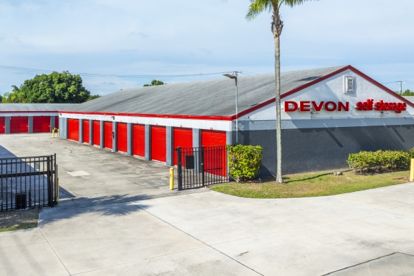 Facility photo: //images.sparefoot.com/medium/22393066f6fafeea02c.jpg