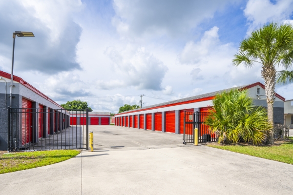 Facility photo: //images.sparefoot.com/medium/22393066f6fb036e0ad.jpg