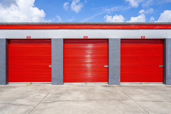 Facility photo: //images.sparefoot.com/medium/22393066f6fb2a9b17a.jpg