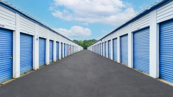 Facility photo: //images.sparefoot.com/medium/223931689b6e5cc0e09.jpg