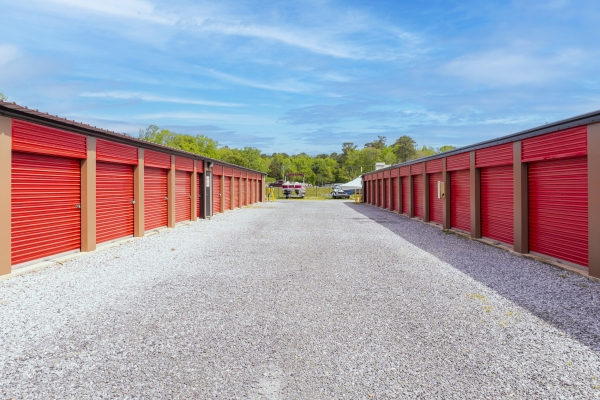Facility photo: //images.sparefoot.com/medium/22393268c43e2e957ec.jpg