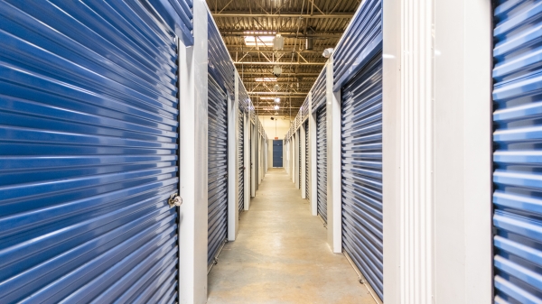 Facility photo: //images.sparefoot.com/medium/22393768c443607fddd.jpg