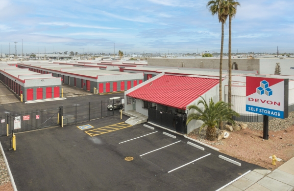 Facility photo: //images.sparefoot.com/medium/22393966f6ef7214e5b.jpg