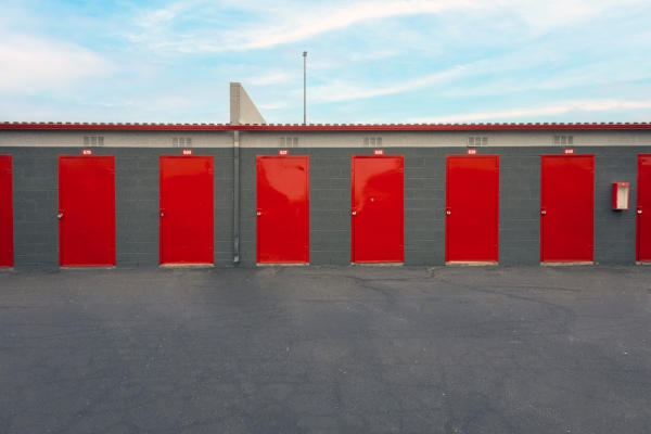 Facility photo: //images.sparefoot.com/medium/22393966f6ef95f1294.jpg