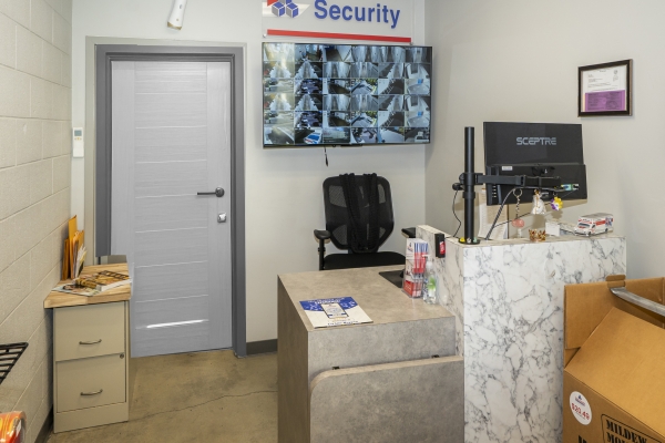 Facility photo: //images.sparefoot.com/medium/22395069668afd2b061.jpg
