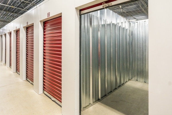 Facility photo: //images.sparefoot.com/medium/22395366f7014c69b69.jpg