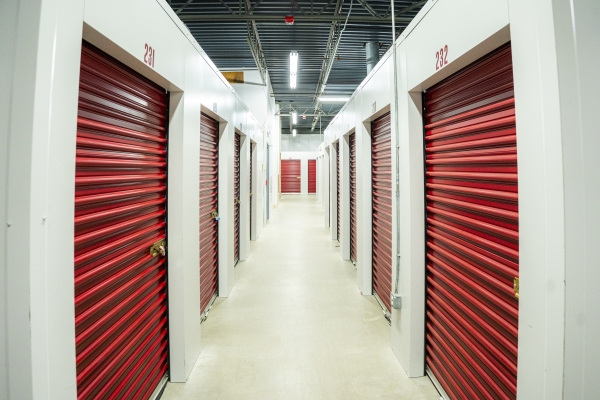 Facility photo: //images.sparefoot.com/medium/22395366f7014ec18e4.jpg
