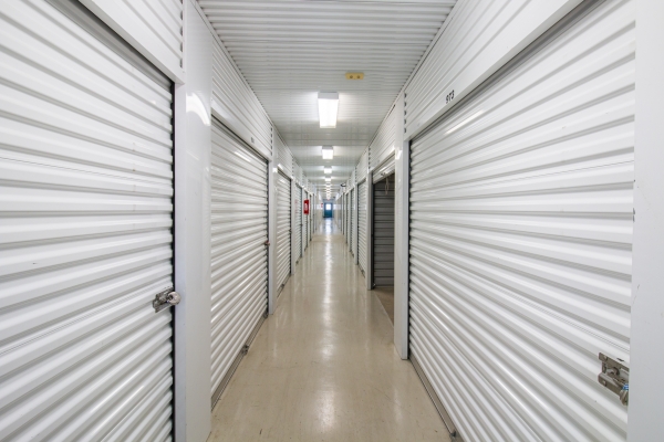 Facility photo: //images.sparefoot.com/medium/223955698217b20b072.jpg