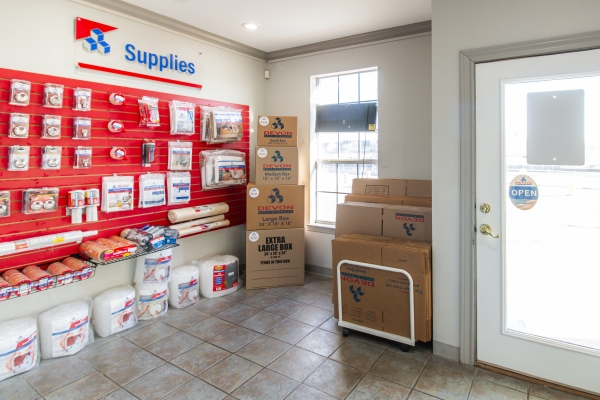 Facility photo: //images.sparefoot.com/medium/223955698217e5a266c.jpg