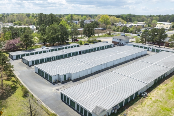 Facility photo: //images.sparefoot.com/medium/22396066f6f6fd4ca2b.jpg