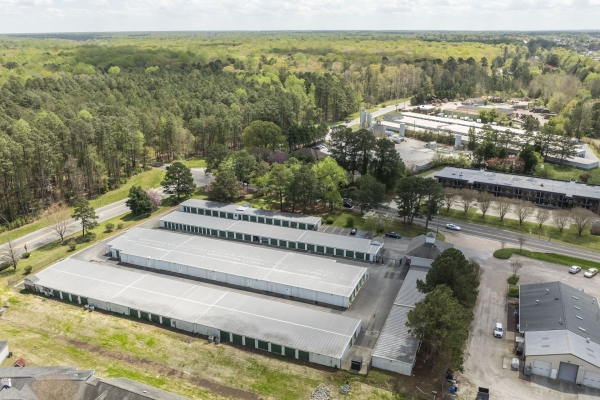 Facility photo: //images.sparefoot.com/medium/22396066f6f6feb43d6.jpg