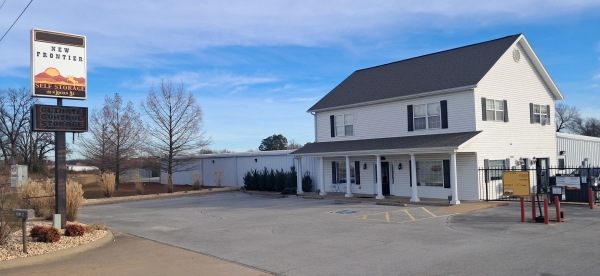 Facility photo: //images.sparefoot.com/medium/223970694472327f4c6.jpg