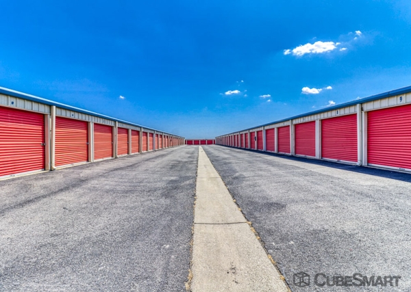 Facility photo: //images.sparefoot.com/medium/223975697719fc79542.jpg