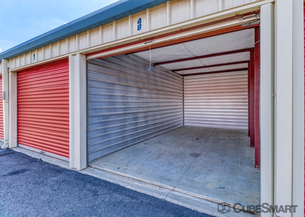 Facility photo: //images.sparefoot.com/medium/22397569fc3307056f2.jpg