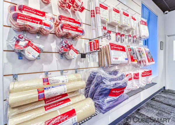 Facility photo: //images.sparefoot.com/medium/223976691edfa3e5062.jpg