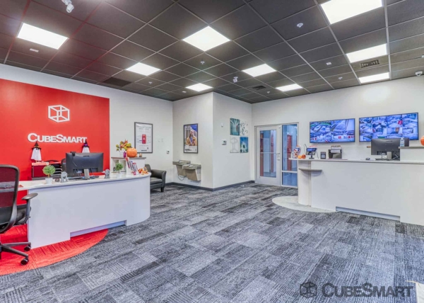 Facility photo: //images.sparefoot.com/medium/22397669dca521e779e.jpg