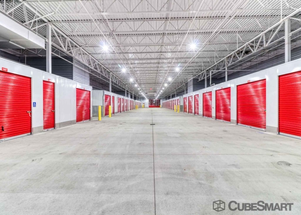 Facility photo: //images.sparefoot.com/medium/2239766a19512a3cee9.jpg