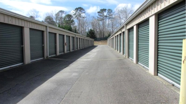 Facility photo: //images.sparefoot.com/medium/2240066a05cd467c651.jpg