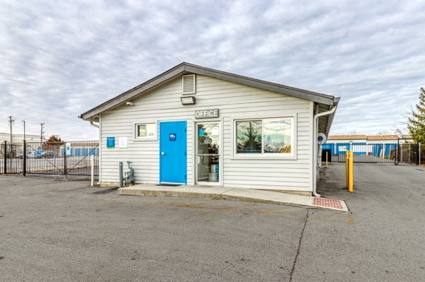 Facility photo: //images.sparefoot.com/medium/224042691fb32129b3b.jpg