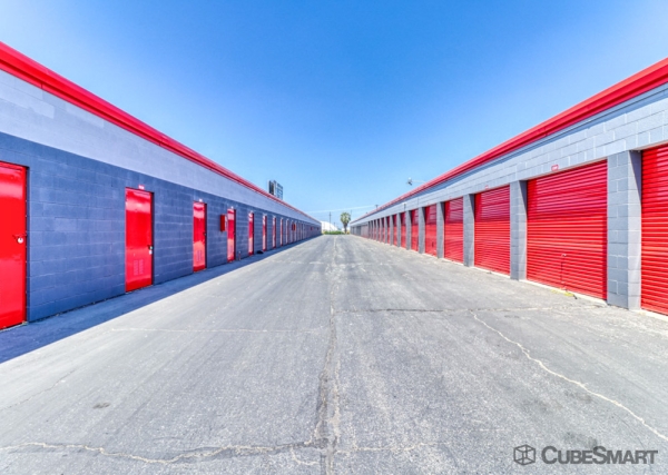 Facility photo: //images.sparefoot.com/medium/2241296883252f534a8.jpg