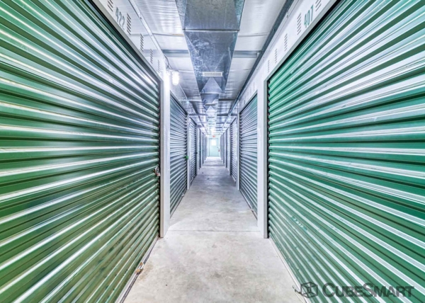 Facility photo: //images.sparefoot.com/medium/22414469032033757e1.jpg