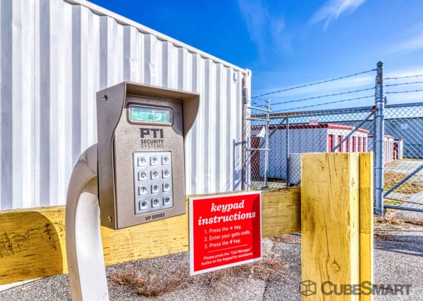 Facility photo: //images.sparefoot.com/medium/224146686f764b89df7.jpg