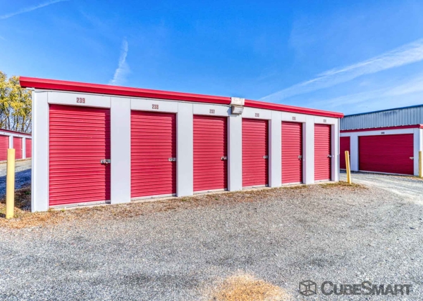 Facility photo: //images.sparefoot.com/medium/224146686f76506592f.jpg