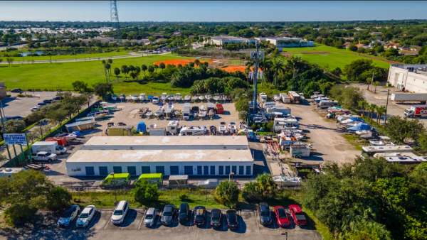 Facility photo: //images.sparefoot.com/medium/224174633a20f2236a6.png