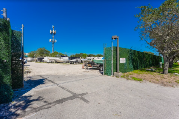 Facility photo: //images.sparefoot.com/medium/224174633a20f940126.png