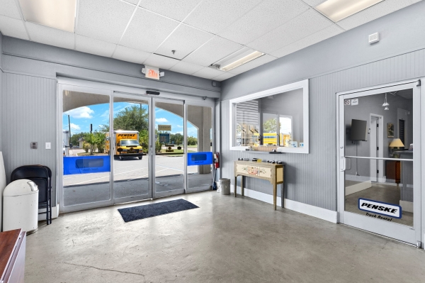 Facility photo: //images.sparefoot.com/medium/224266698d3552a6900.jpg