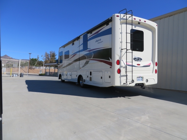 Facility photo: //images.sparefoot.com/medium/22428962bb0d3d4c2c0.jpg