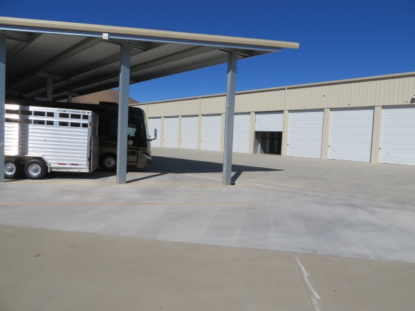 Facility photo: //images.sparefoot.com/medium/22428962bb0d3ea7b33.jpg