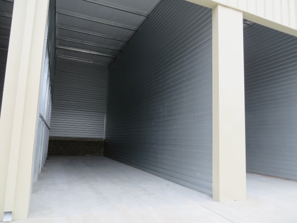 Facility photo: //images.sparefoot.com/medium/22428962bb0d4ad579e.jpg