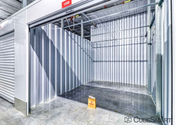 Facility photo: //images.sparefoot.com/medium/22432069f7054222000.jpg