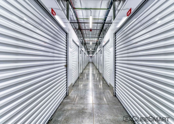 Facility photo: //images.sparefoot.com/medium/22432069f705456e86b.jpg