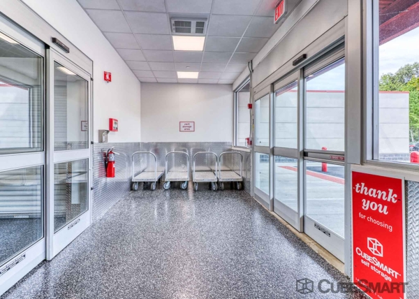 Facility photo: //images.sparefoot.com/medium/2243206a195f0be88f2.jpg