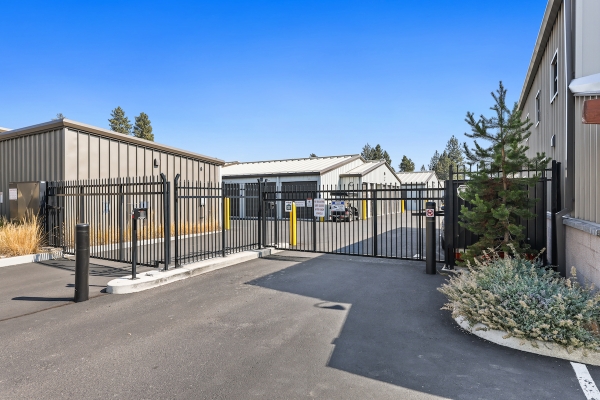 Facility photo: //images.sparefoot.com/medium/2243236532bde462cbe.jpg