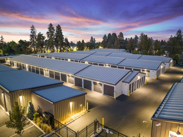 Facility photo: //images.sparefoot.com/medium/2243236532bde5aecec.jpg